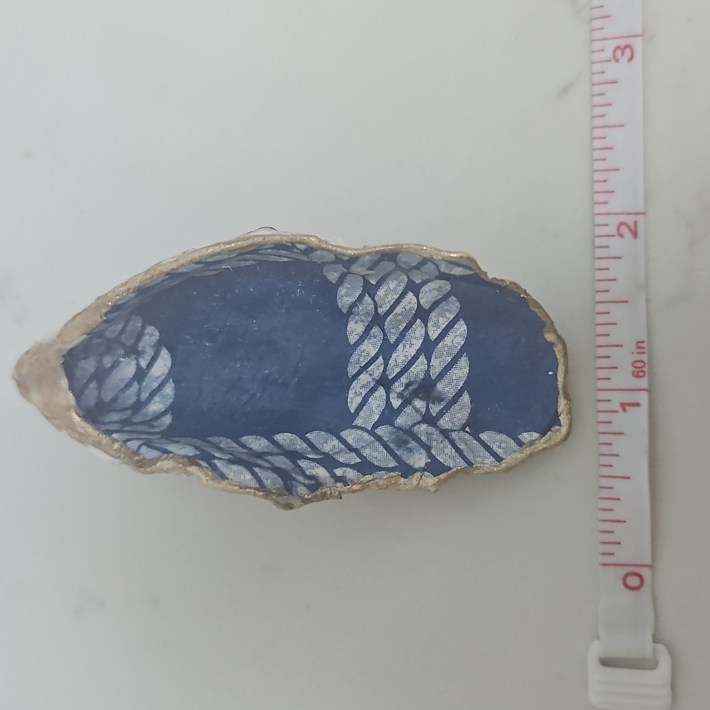 Hand Crafted‎ Coastal Decorative Shell - Picture 4 of 5